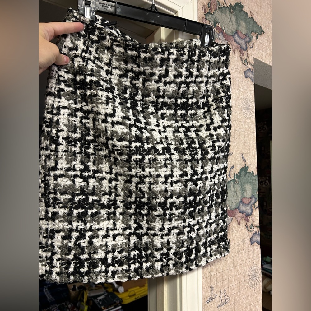 Tweed mini skirt